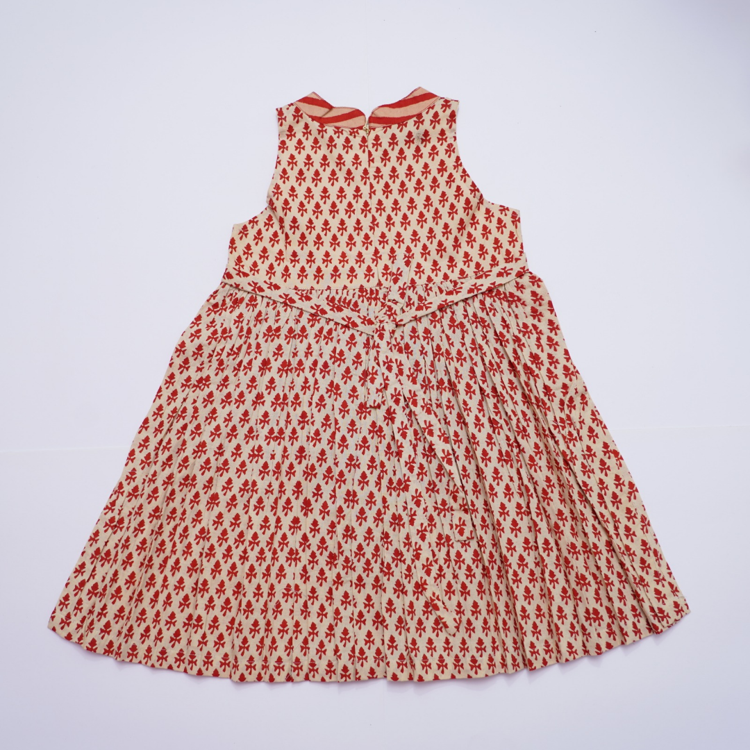 High Collar Ruby Bloom