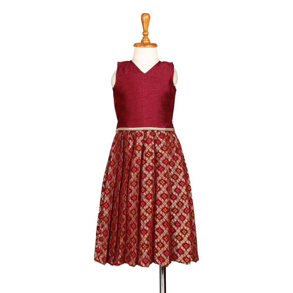 Maroon Bandhani Magic